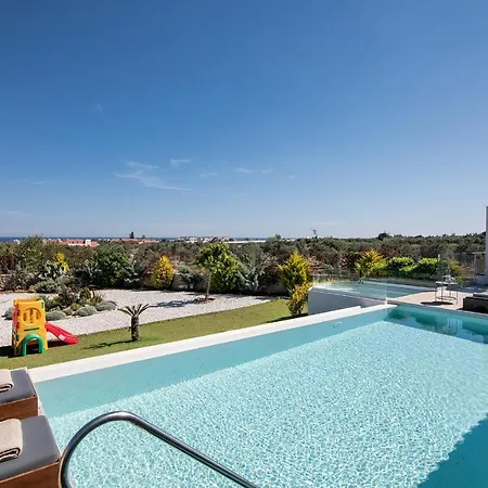 Alba Bianca Villa, Family Retreat With Heated Pool By Thinkvilla * Hersonissos (Crete)